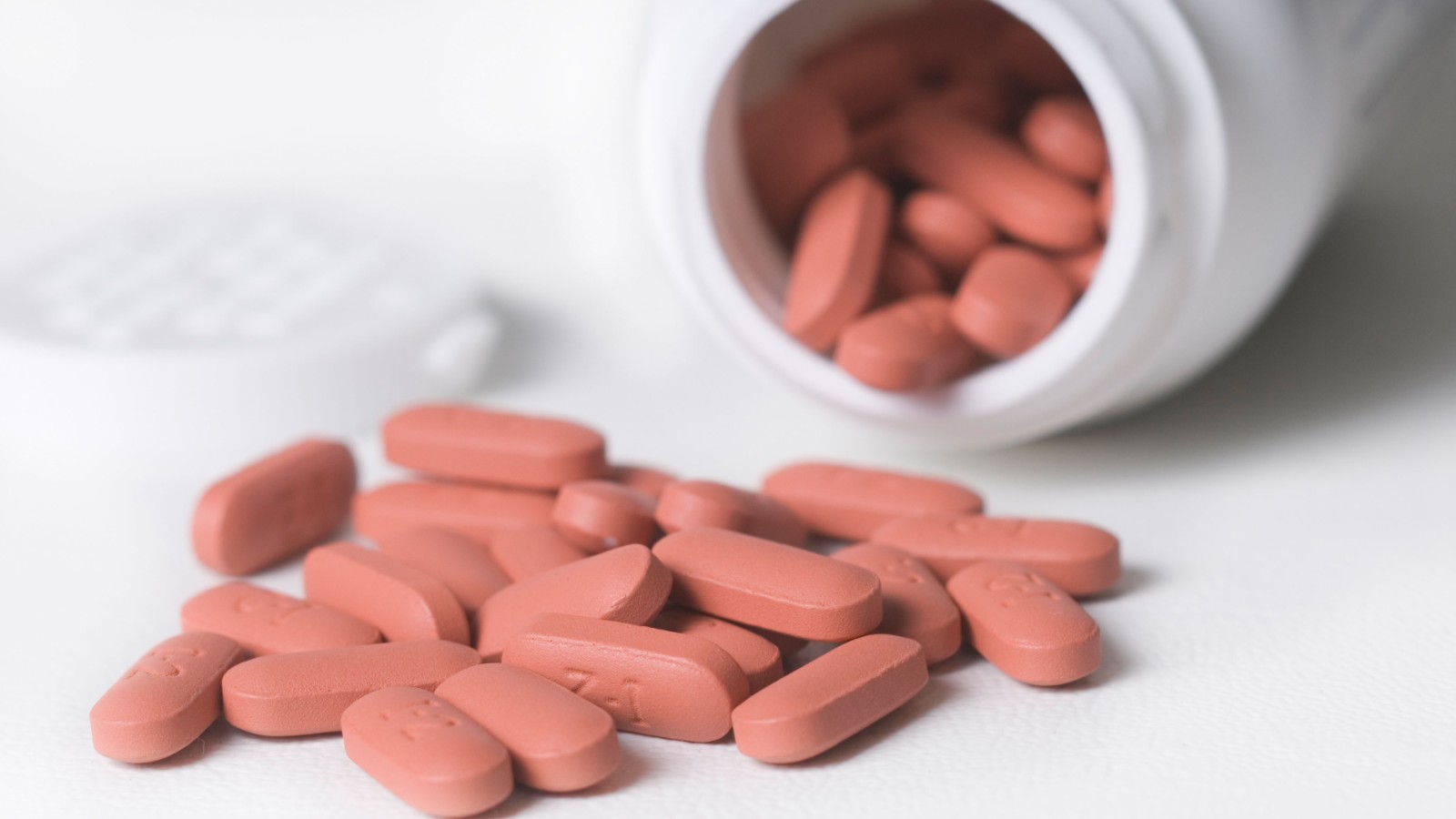 France says ibuprofen may aggravate coronavirus. Experts say more evidence is needed