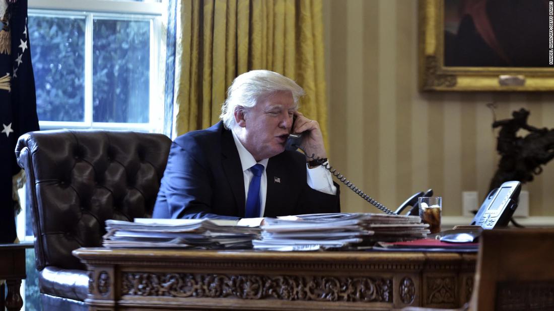 Carl Bernstein breaks down Trump’s distressing phone calls