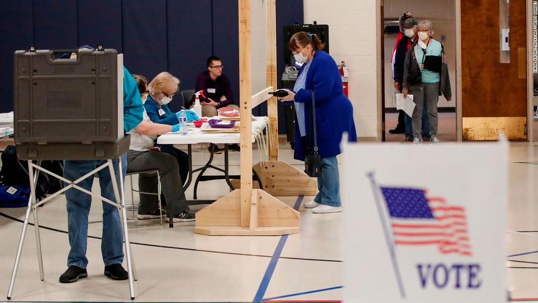 Wisconsin Supreme Court temporarily blocks absentee ballots from being mailed a week before deadline