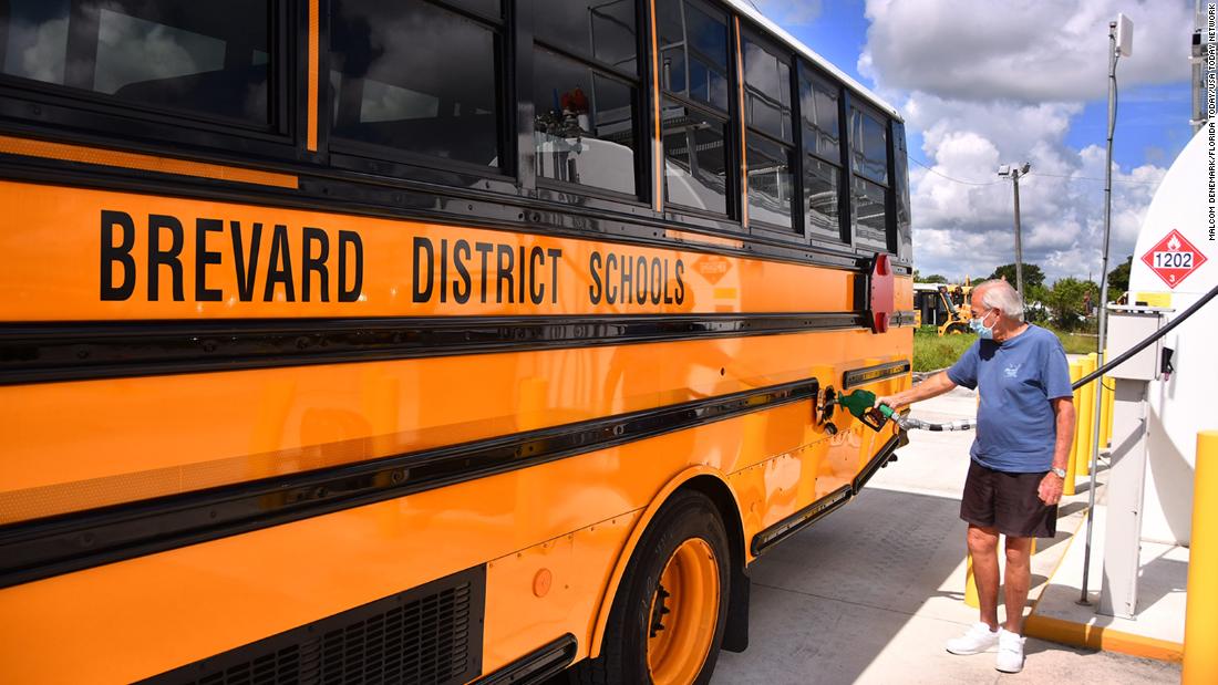 More than 470 Covid cases and 1,000 quarantined after the first week of school in a Florida county
