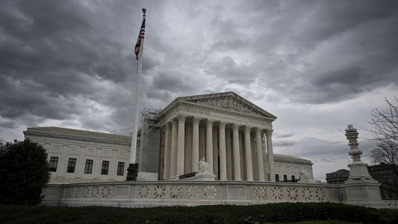 Poll: Most Americans want Supreme Court to reject Trump immunity claims