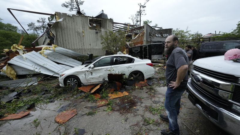 Severe storms move into Southeast after unleashing tornadoes and life-threatening flooding along Gulf Coast