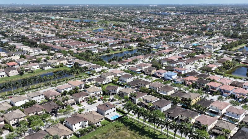 Mortgage rates rise after disappointing March inflation report