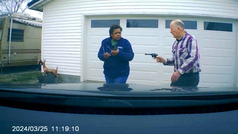 Woman begs for help as man shoots her over mistaken scam concerns | CNN